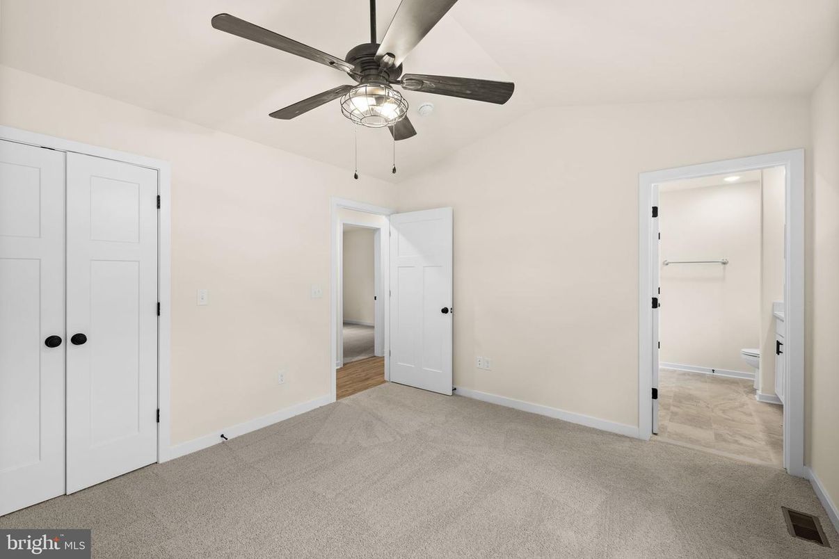 Bathroom, Empty room, Interior, Recessed Lighting