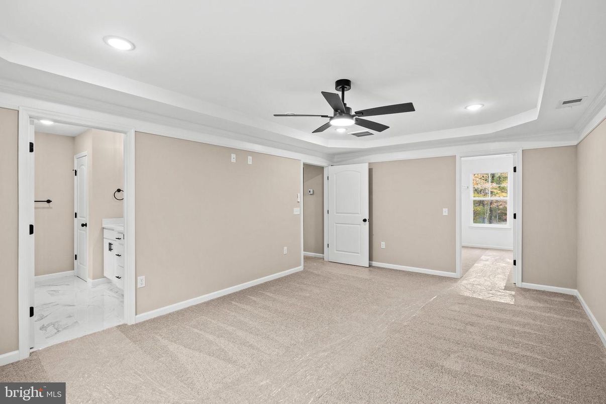 Empty room, Interior, Marble, Recessed Lighting