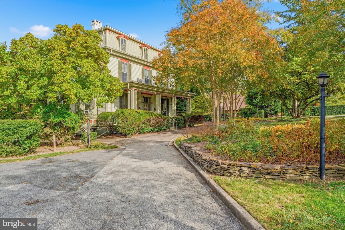 Backyard, Exterior, Facade, Georgian