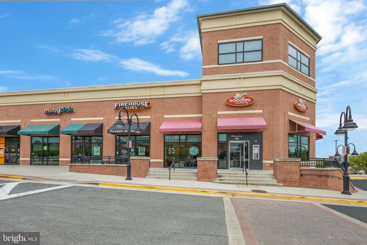 Exterior, Facade, Brick Facade, Rowhouse