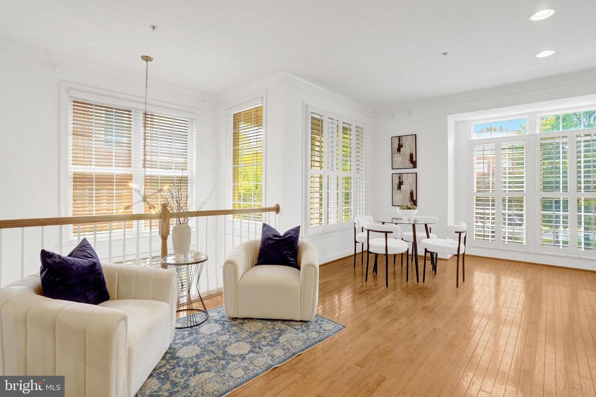 Dining room, Interior, Living room, Recessed Lighting, Wood Texture Flooring