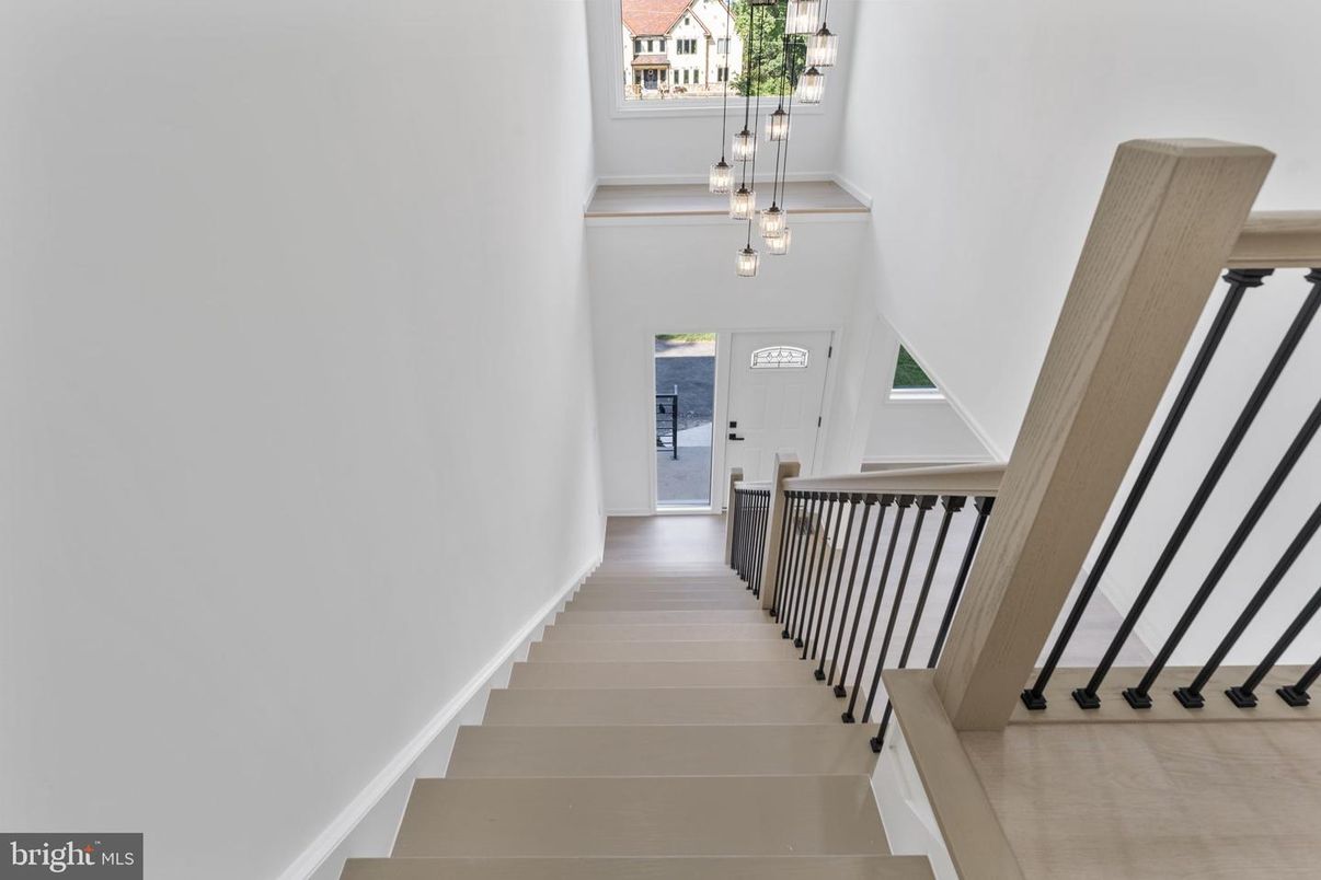 Interior, Pendant Lights, Wood Texture Flooring