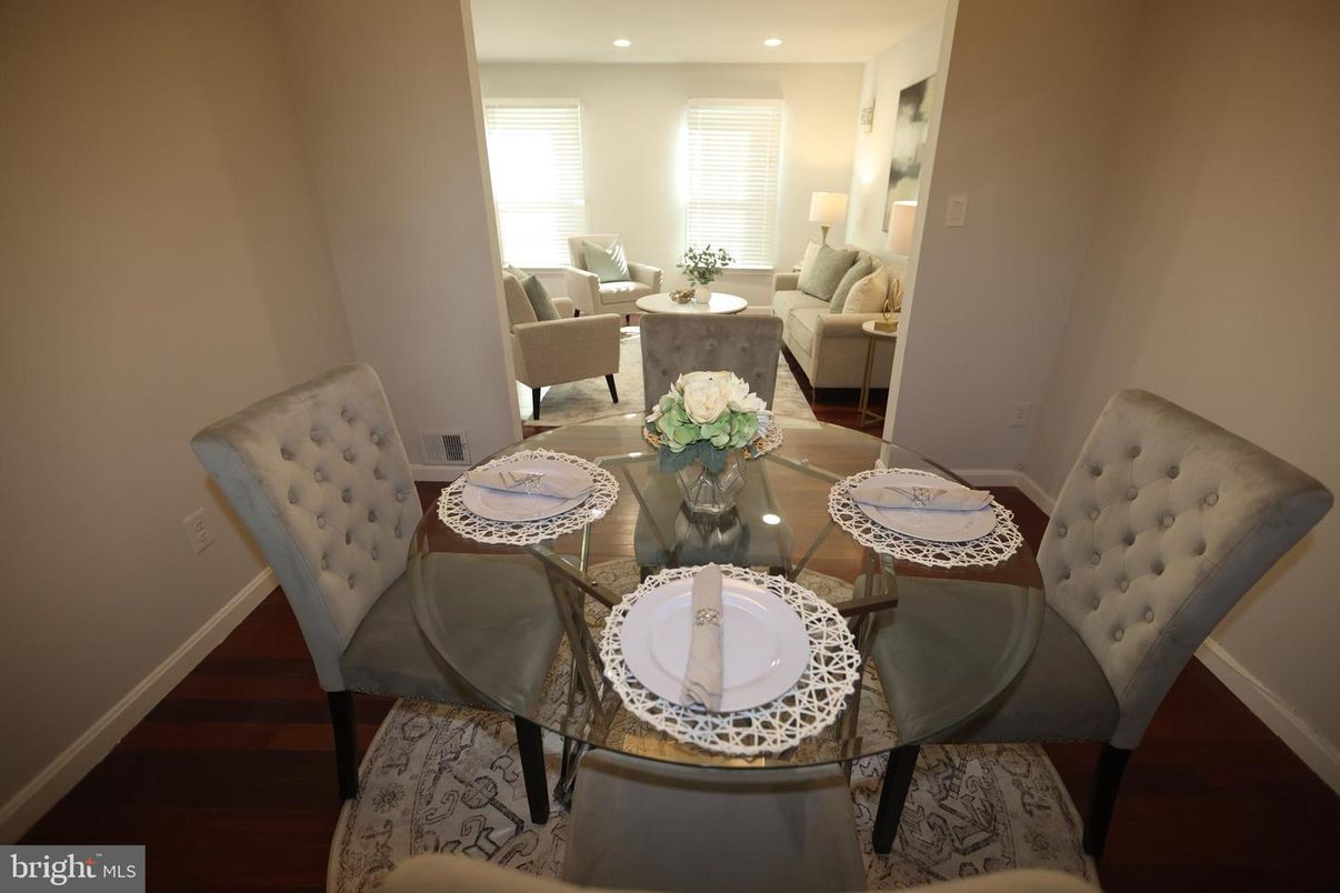 Dining room, Interior, Living room, Recessed Lighting, Wood Texture Flooring