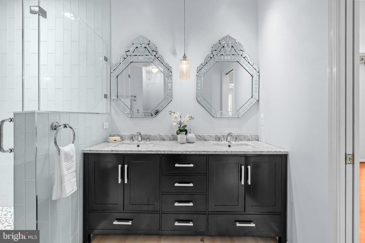 Bathroom, Dual Sink Vanities, Interior, Pendant Lights