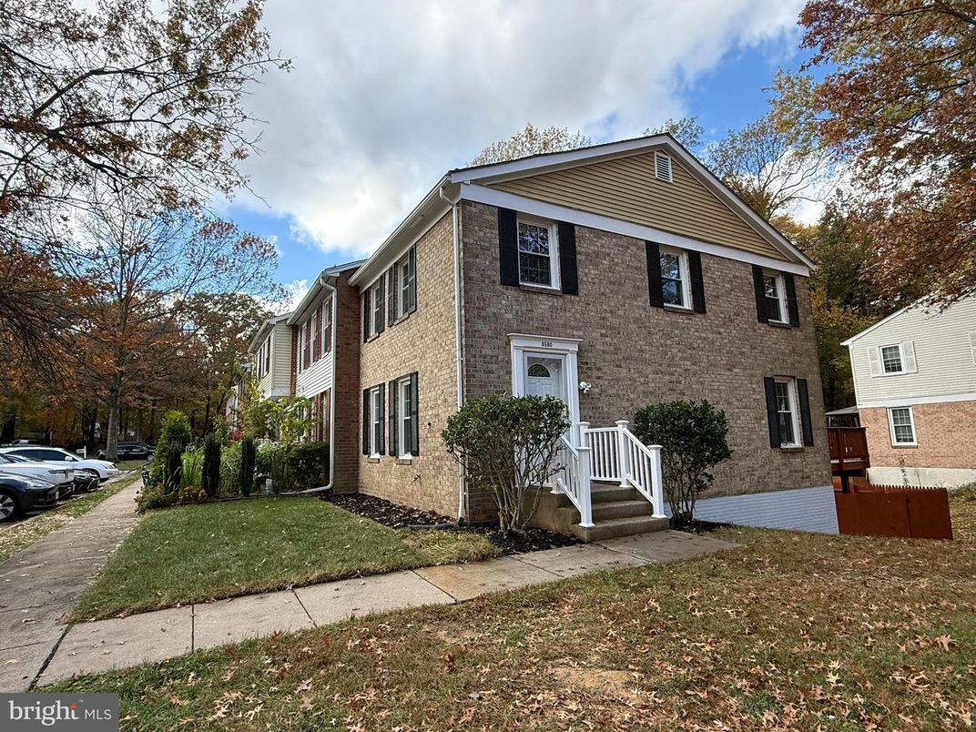 Exterior, Facade, Brick Facade, Georgian