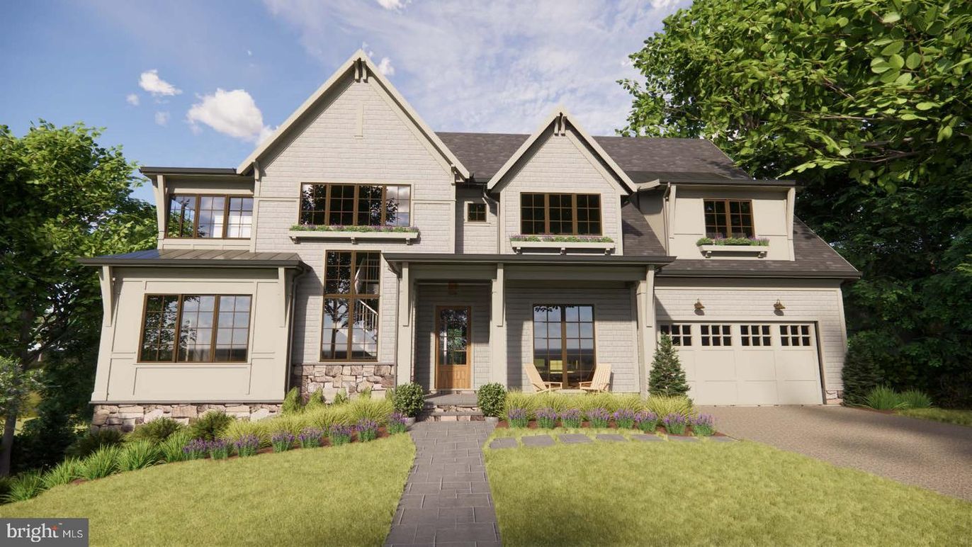 Attached, Exterior, Facade, Farmhouse