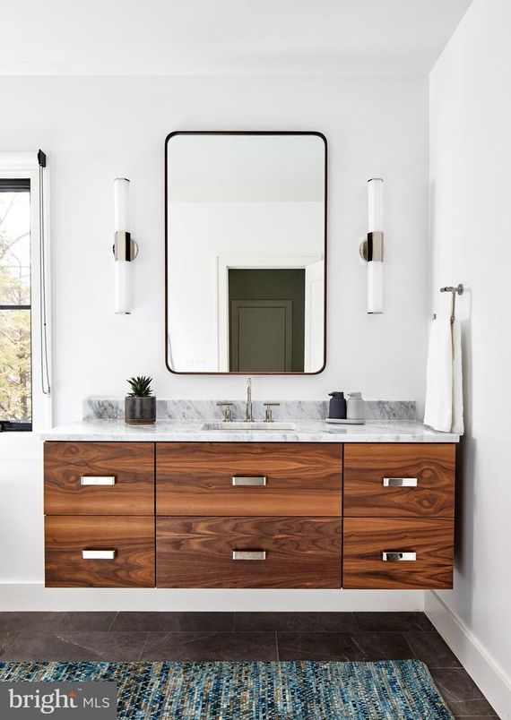 Bathroom, Dual Sink Vanities, Interior