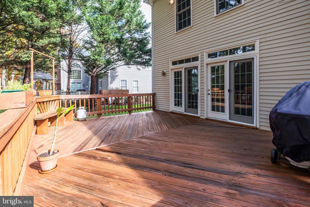 Exterior, Wood Texture Flooring