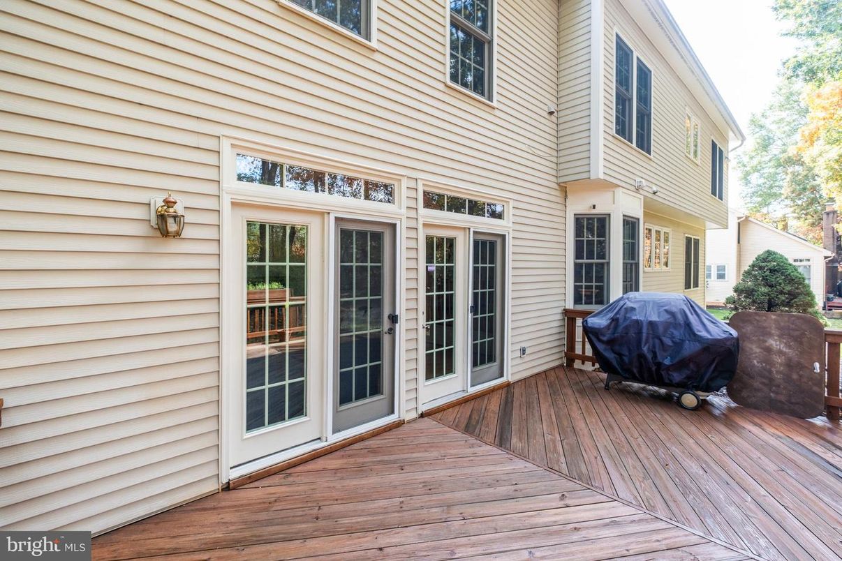 Exterior, Wood Texture Flooring