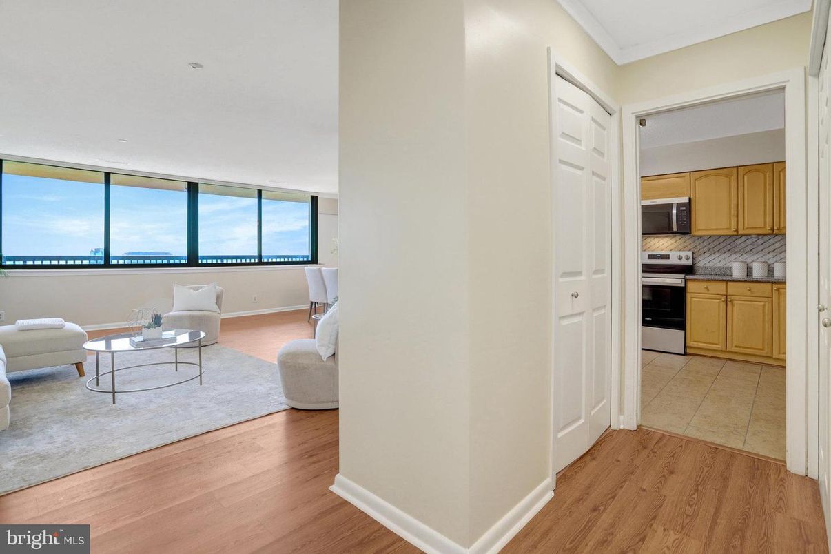 Interior, Kitchen, Living room, Stainless Steel Appliances, Water, Wood Texture Flooring