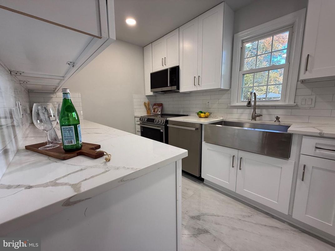 Interior, Kitchen, Marble, Recessed Lighting