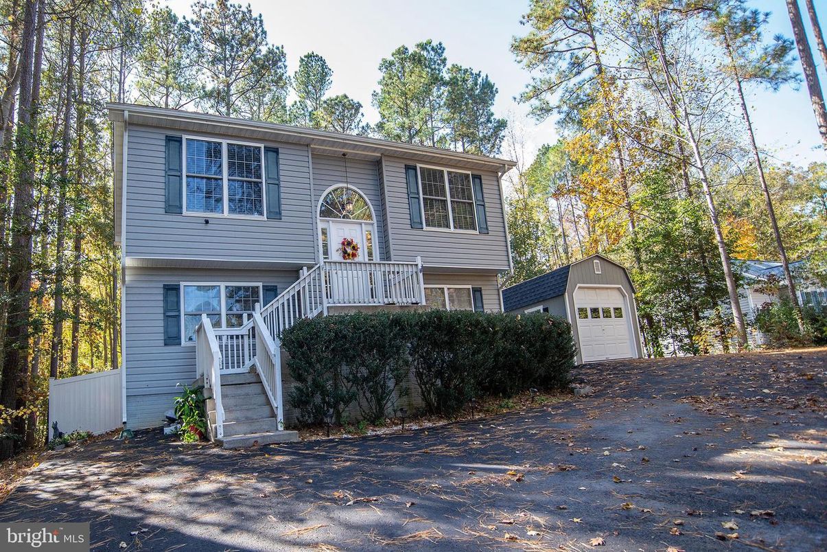 Detached Garage, Exterior, Facade, Raised Ranch