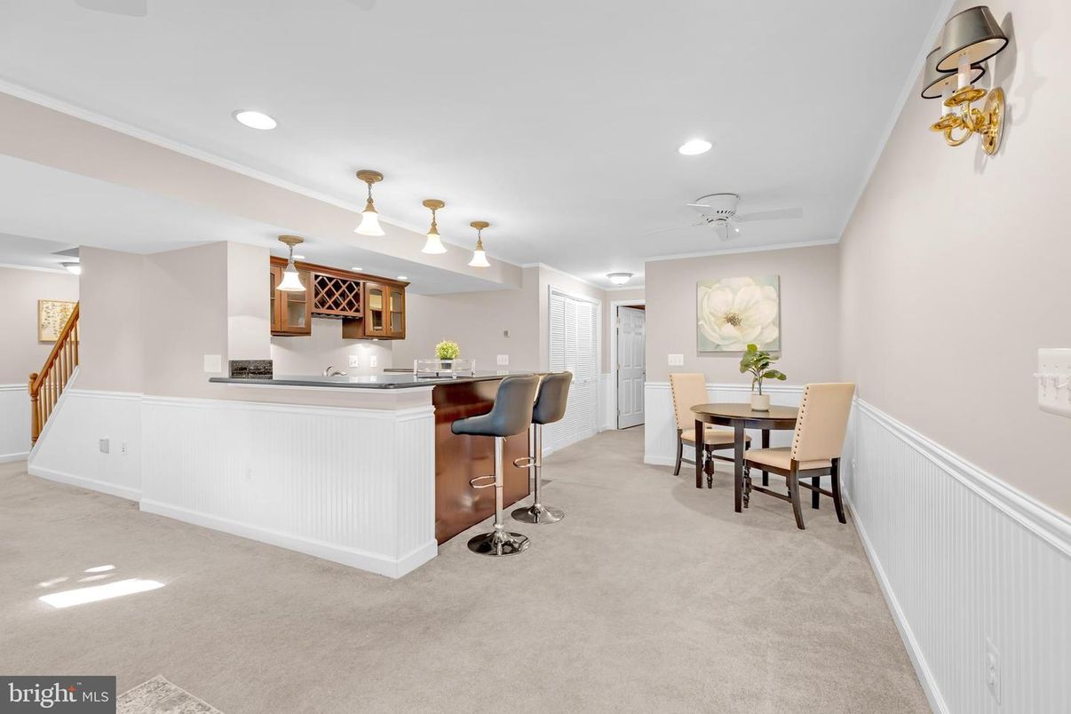 Dining room, Interior, Pendant Lights, Recessed Lighting