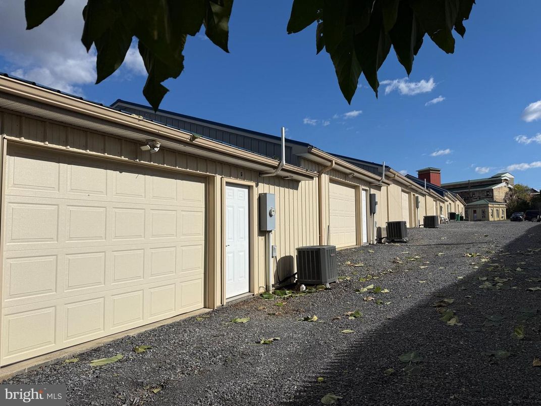 Detached Garage, Exterior