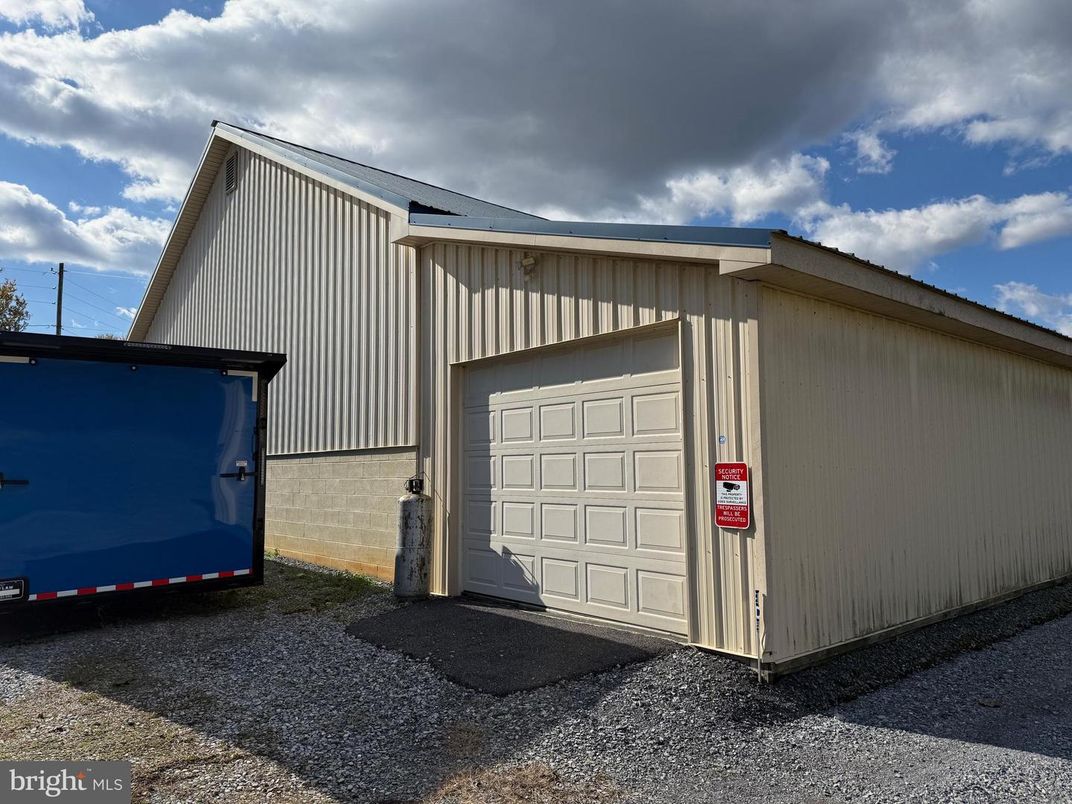 Detached Garage, Exterior