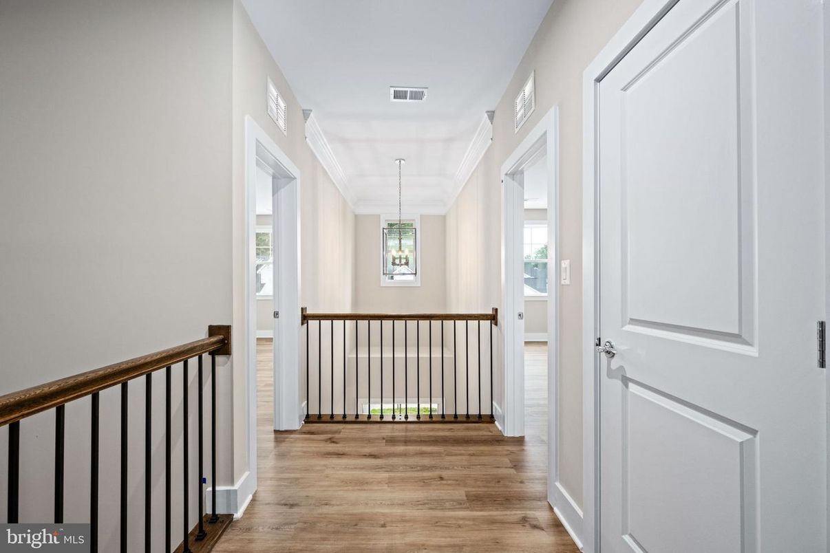 Interior, Pendant Lights, Wood Texture Flooring