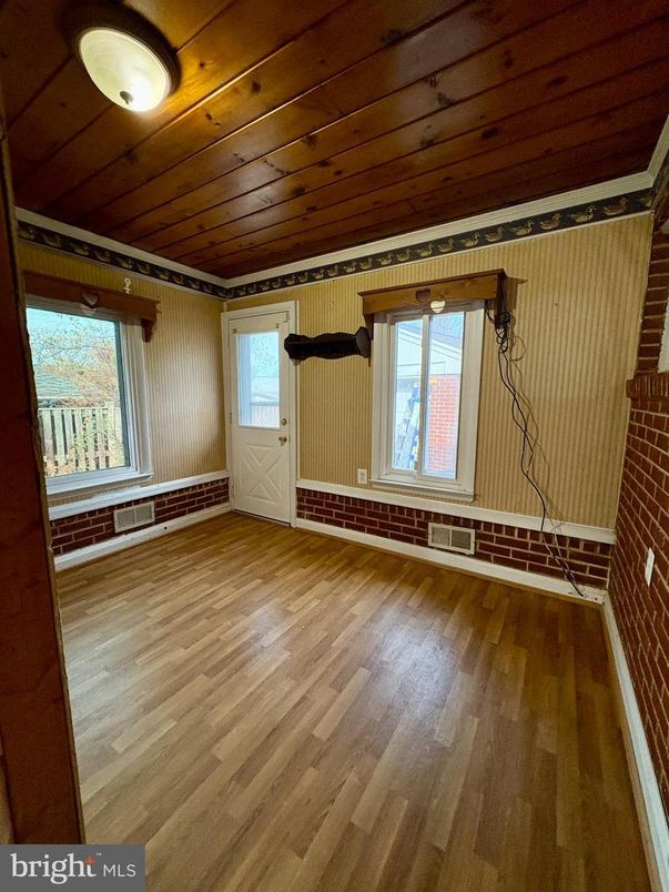 Empty room, Interior, Stone Walls, Wooden Ceilings, Wood Texture Flooring