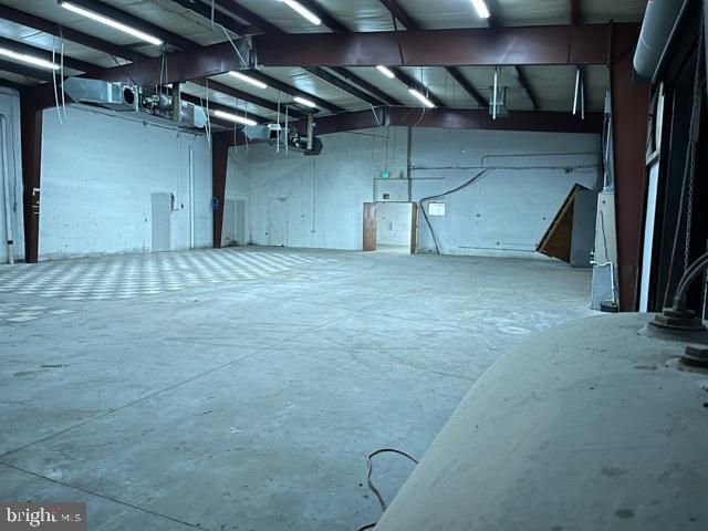 Garage, Interior