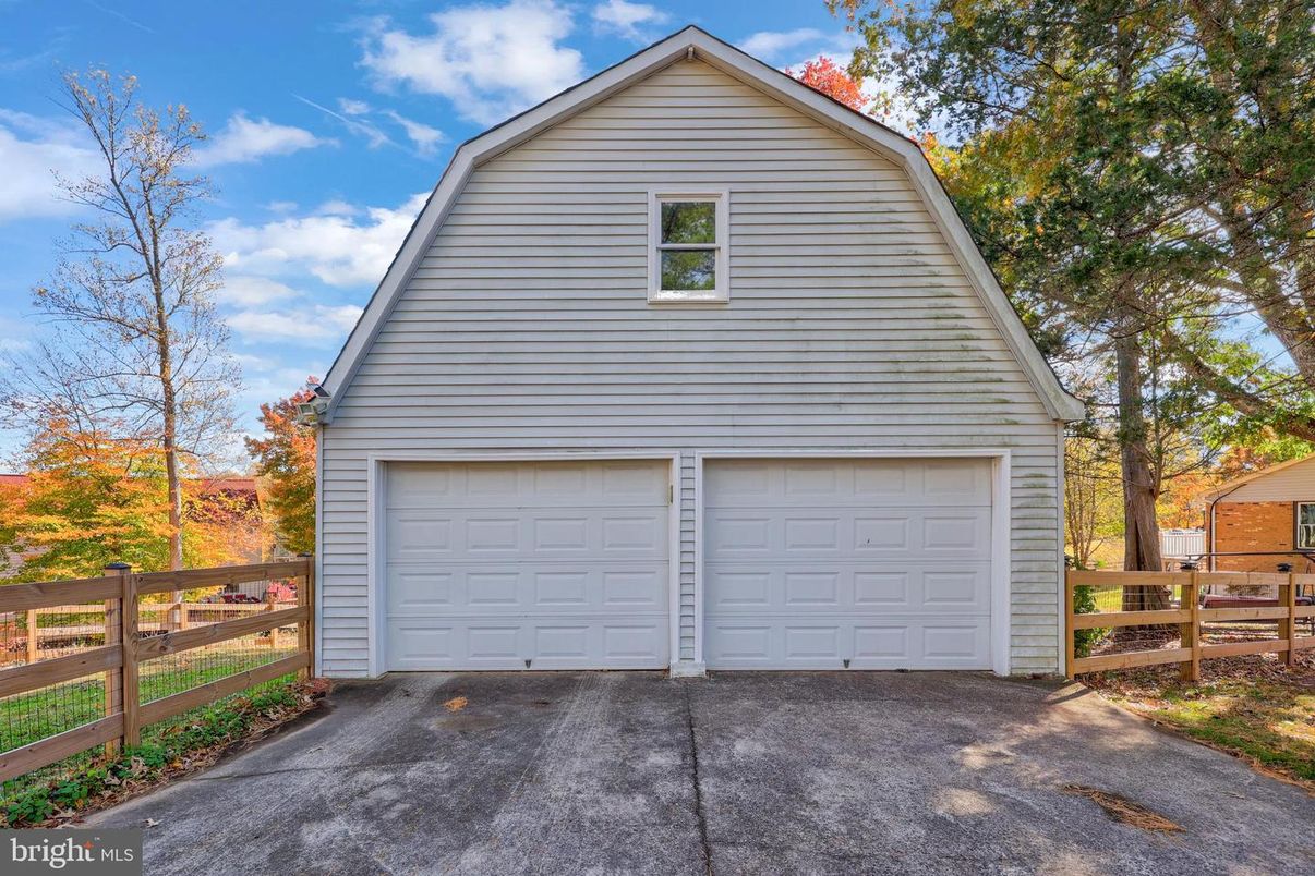 Detached Garage, Exterior