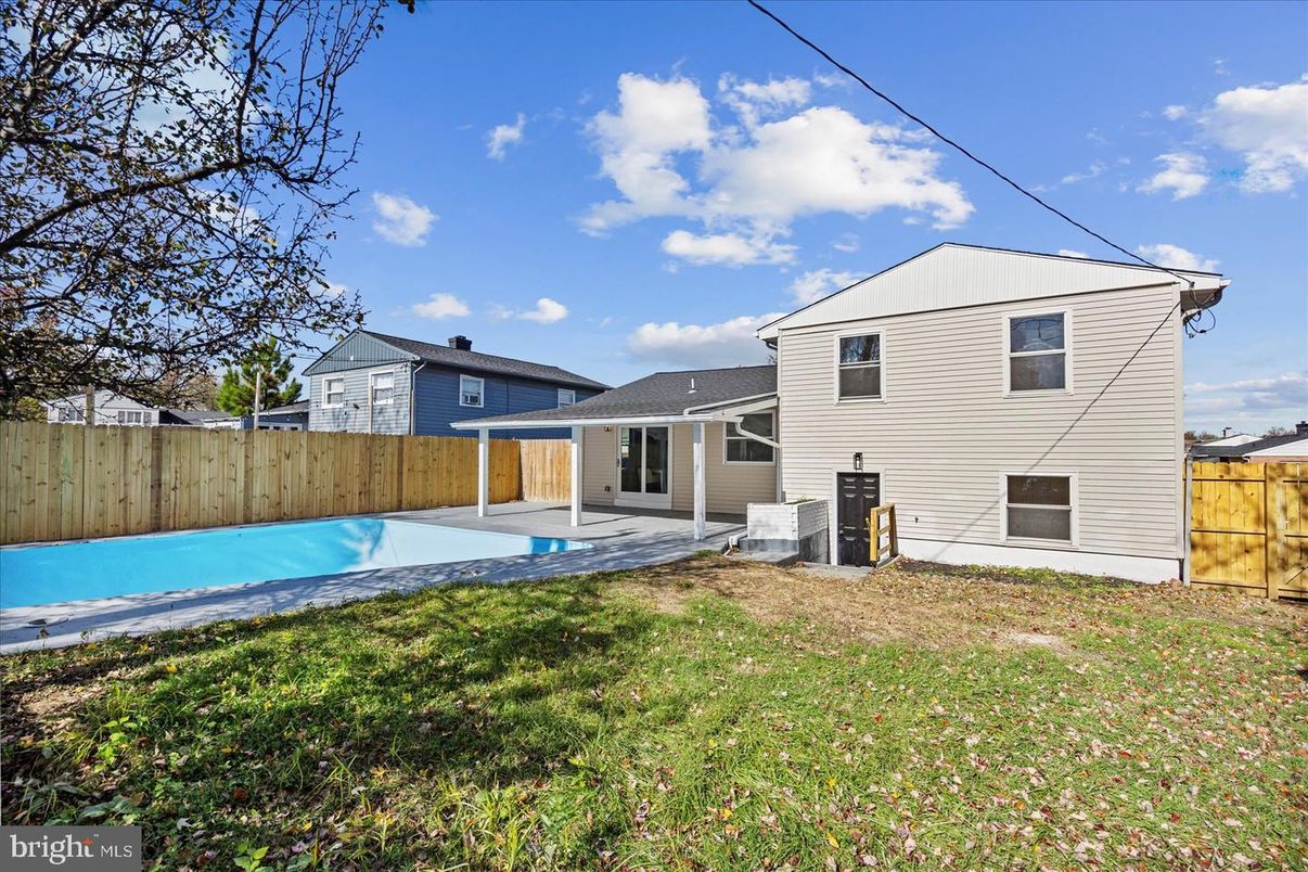 Backyard, Exterior, Pool