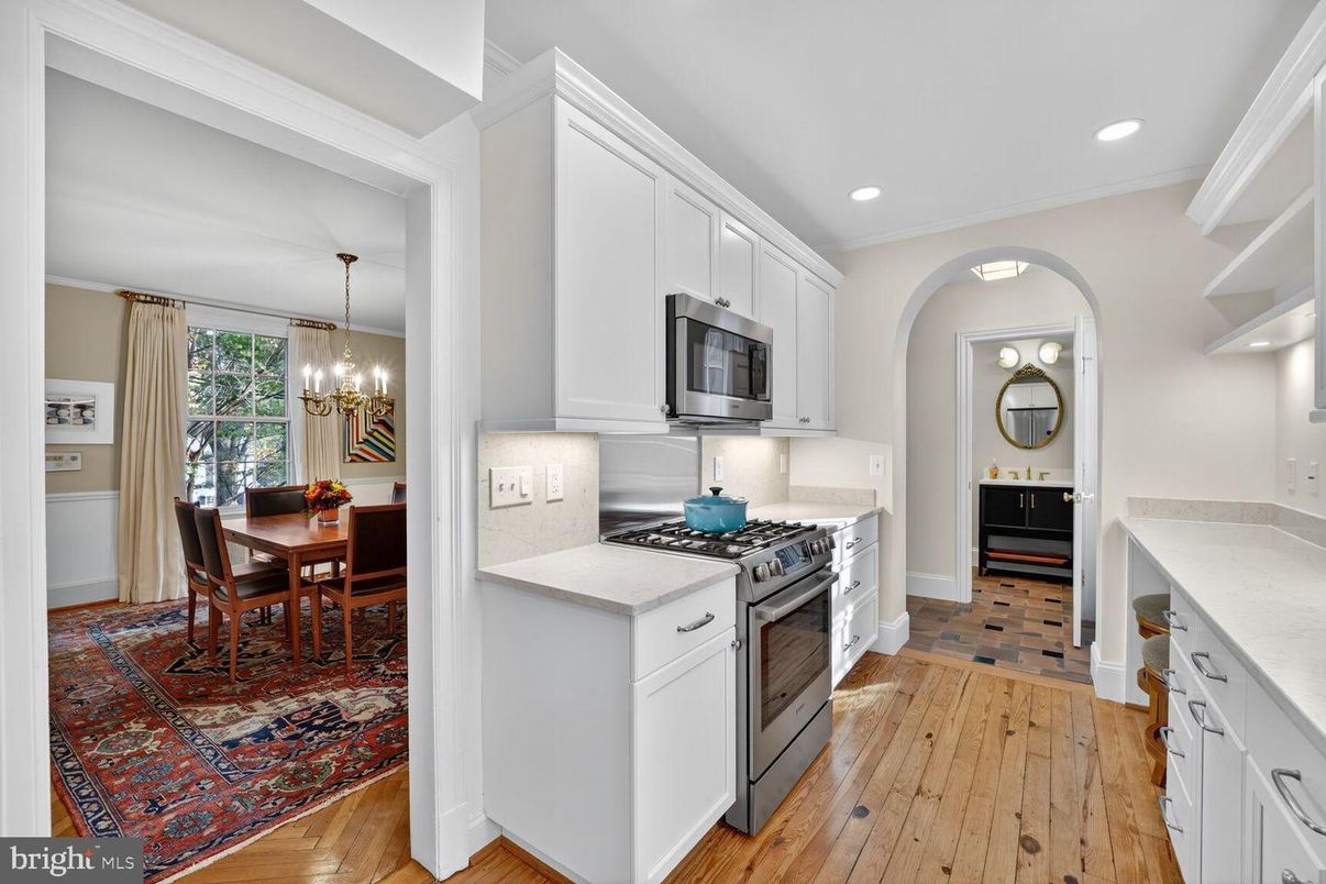 Chandelier, Dining room, Interior, Kitchen, Recessed Lighting, Stainless Steel Appliances, Wood Texture Flooring