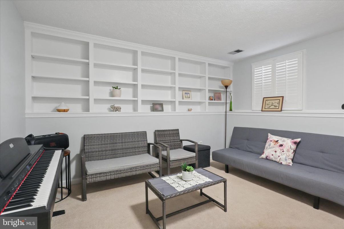 Interior, Living room, Piano