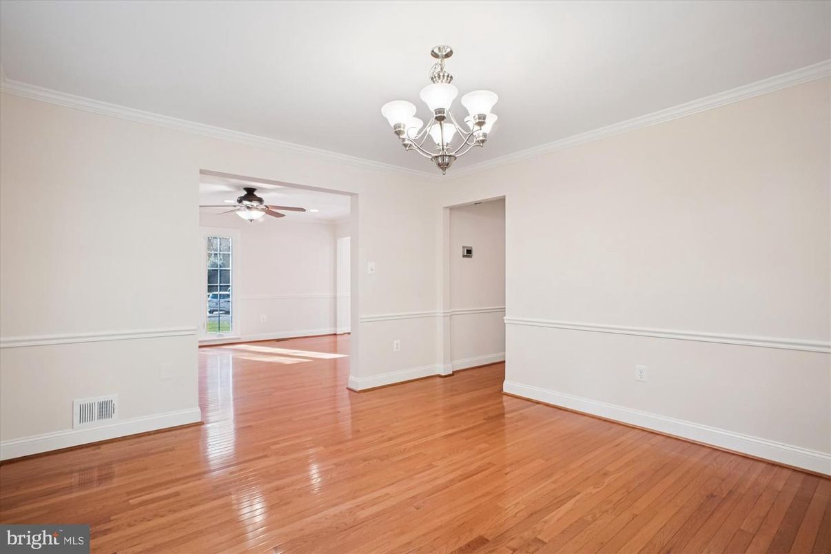 Chandelier, Empty room, Interior, Wood Texture Flooring