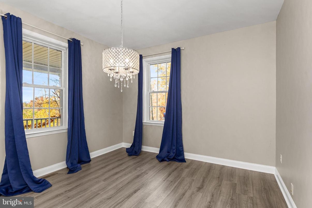 Chandelier, Empty room, Interior, Pendant Lights, Wood Texture Flooring