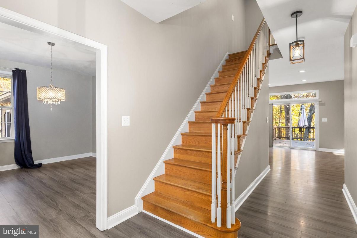 Interior, Pendant Lights, Recessed Lighting, Wood Texture Flooring