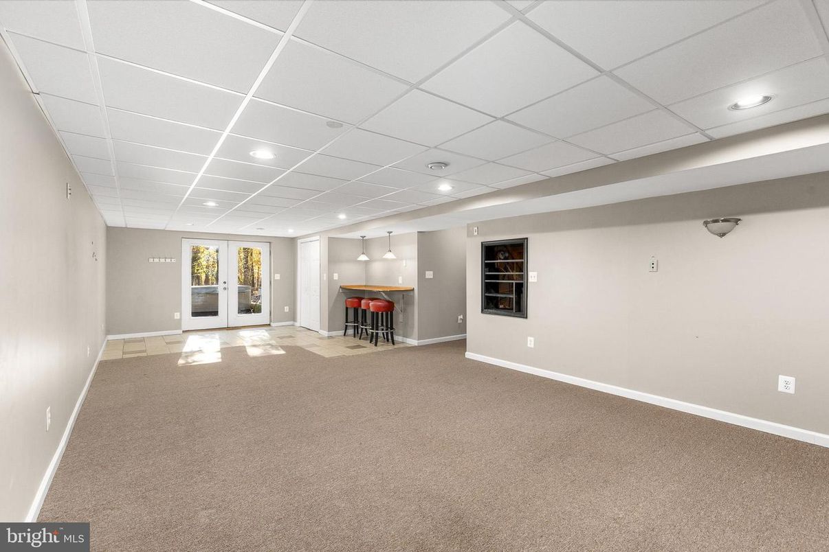 Empty room, Interior, Pendant Lights, Recessed Lighting