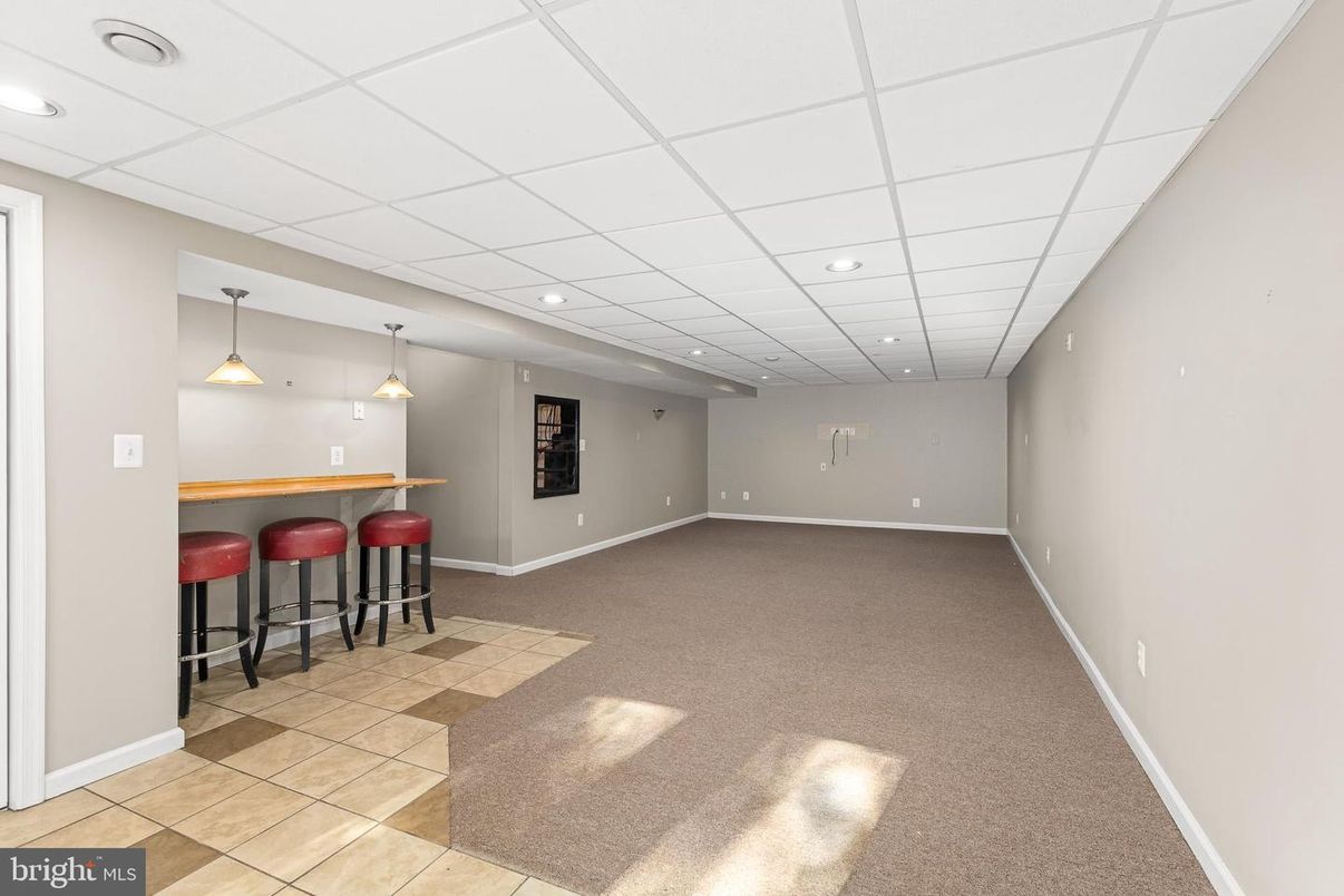 Empty room, Interior, Pendant Lights, Recessed Lighting