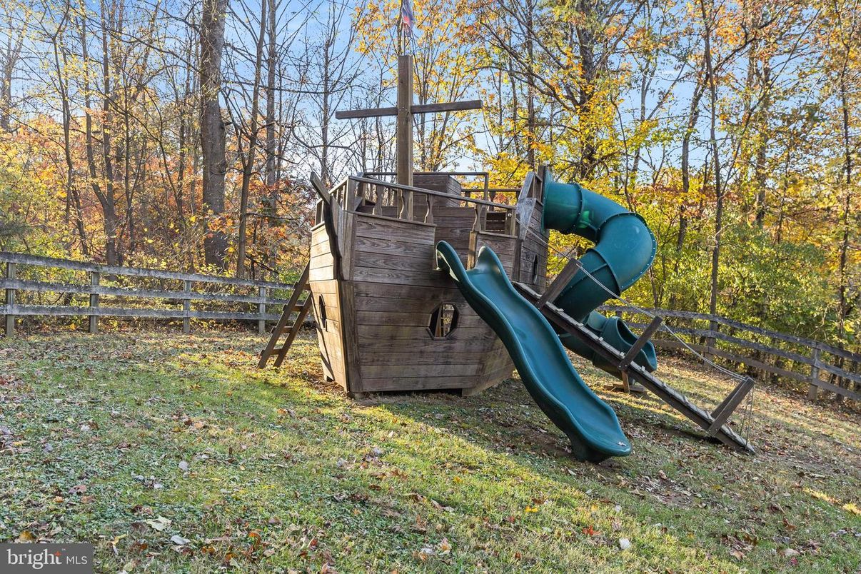 Backyard, Exterior, Playground