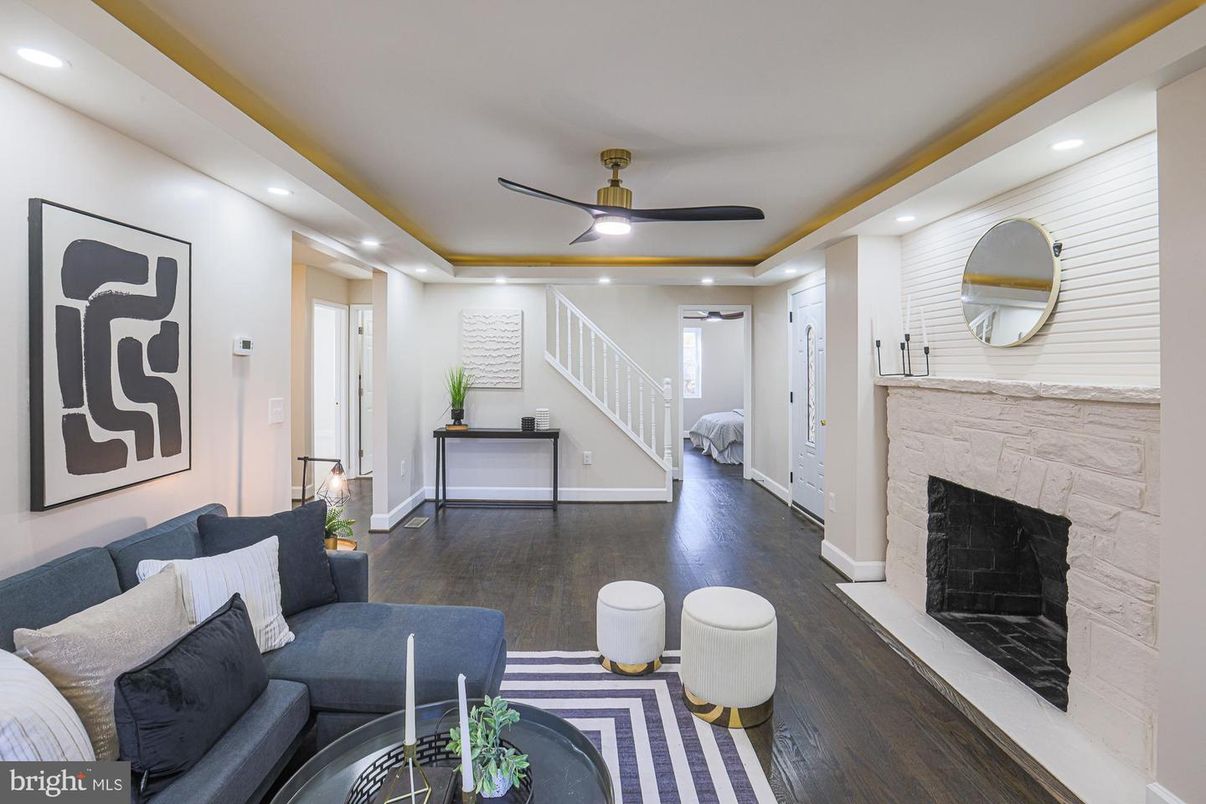 Fireplace, Interior, Living room, Recessed Lighting, Wood Texture Flooring