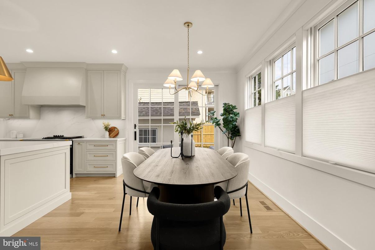 Chandelier, Dining room, Interior, Kitchen, Recessed Lighting, Wood Texture Flooring
