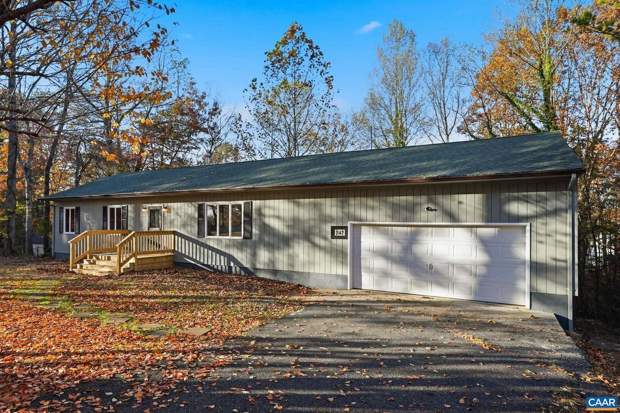Detached Garage, Exterior