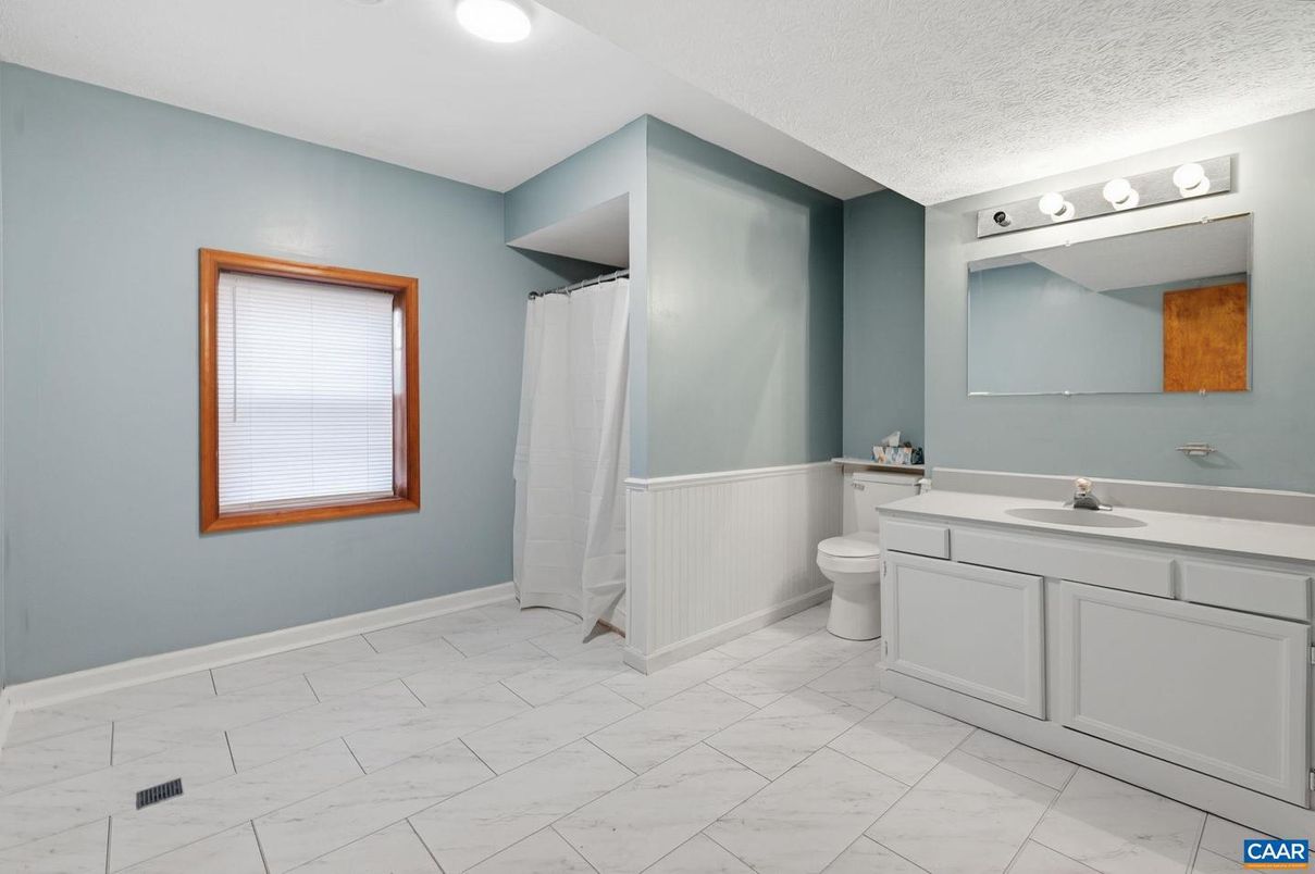 Bathroom, Interior, Marble, Recessed Lighting