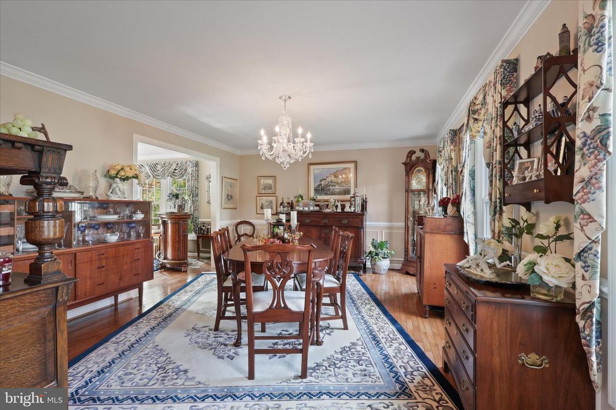 Chandelier, Dining room, Interior, Wood Texture Flooring
