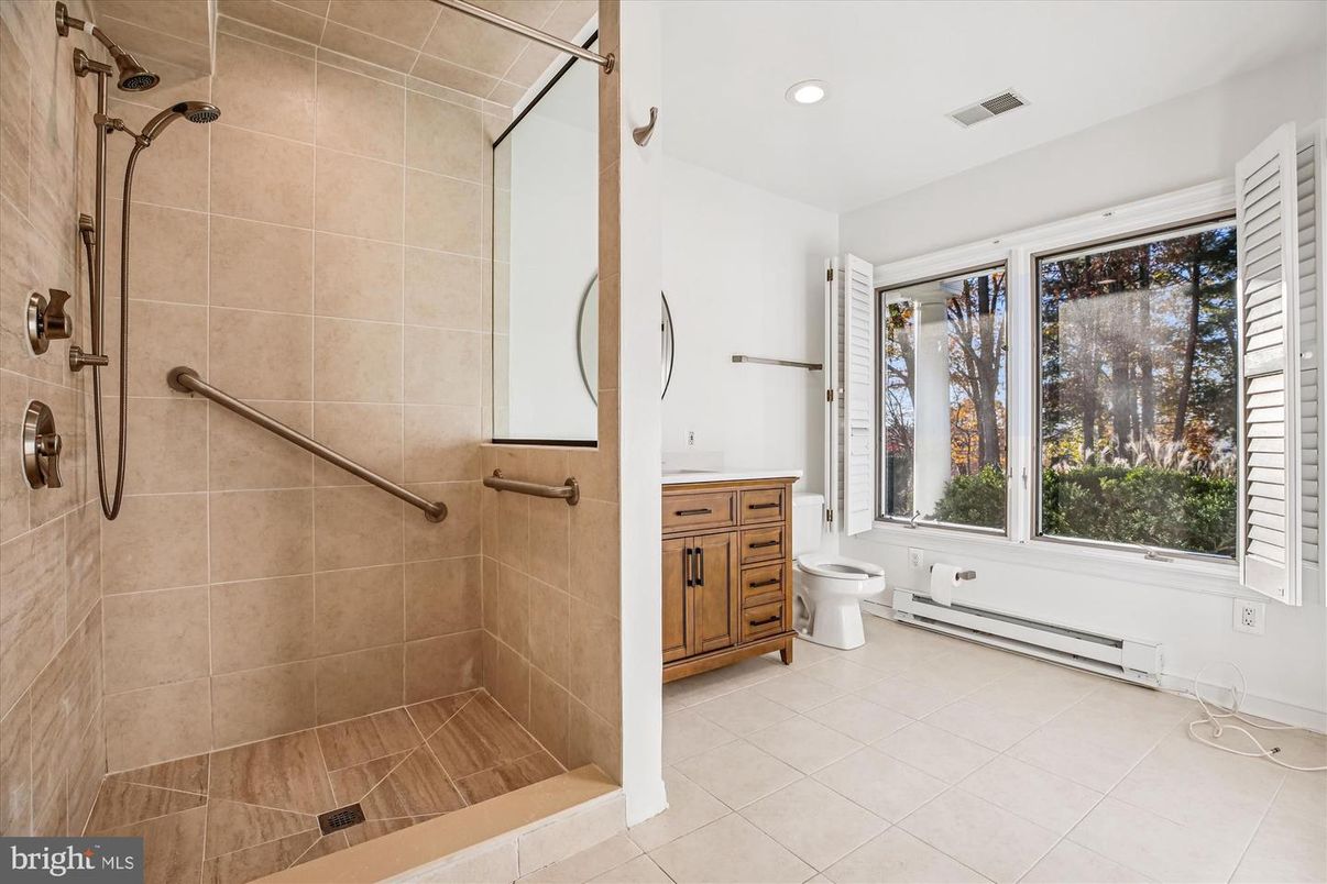 Bathroom, Interior, Recessed Lighting
