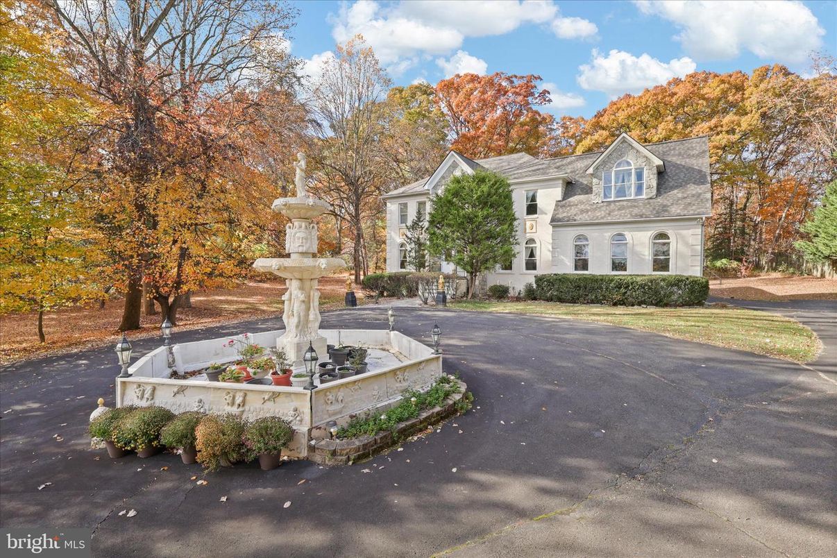 Exterior, Facade, French Provincial