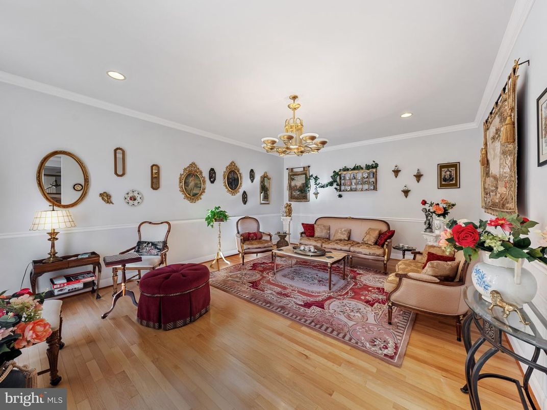 Chandelier, Interior, Living room, Recessed Lighting, Wood Texture Flooring