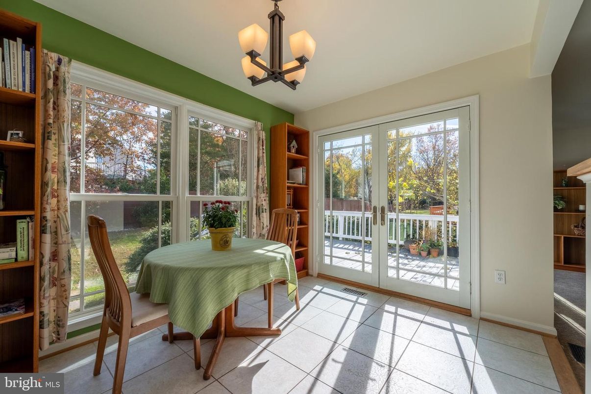 Chandelier, Dining room, Interior