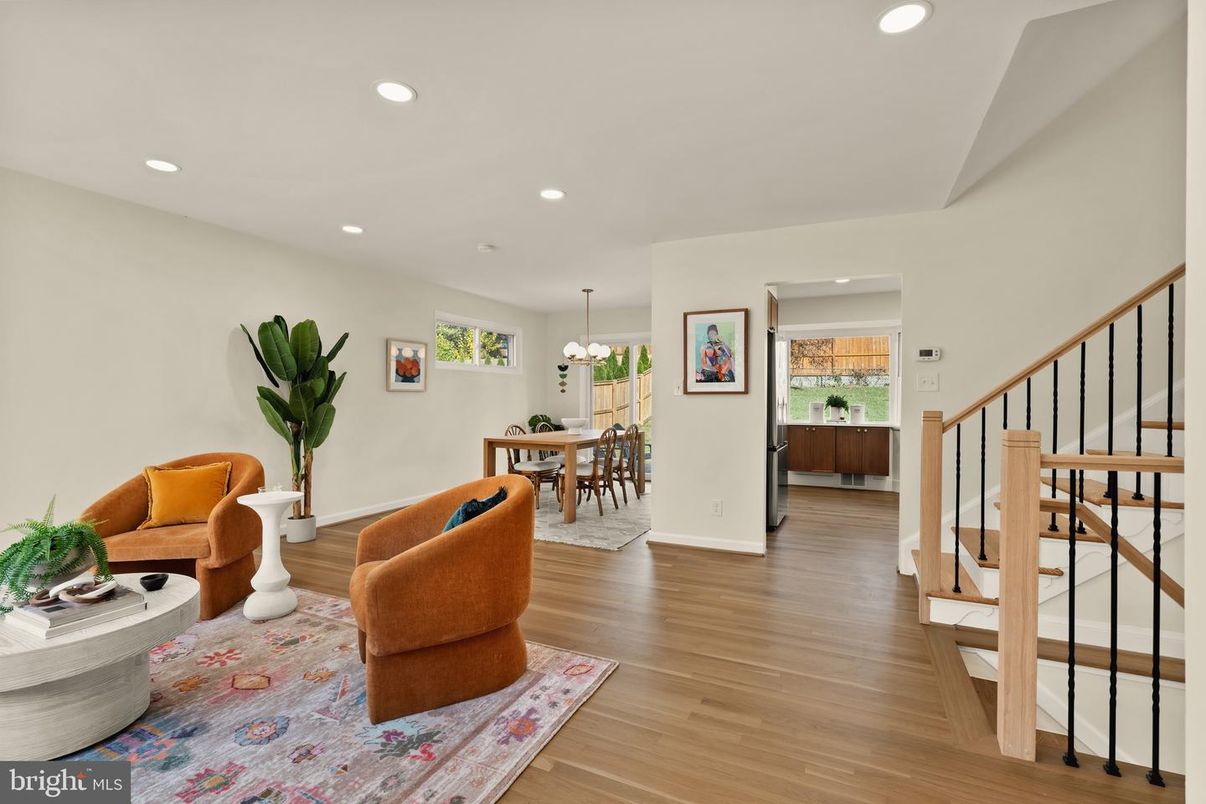 Chandelier, Dining room, Interior, Living room, Pendant Lights, Recessed Lighting, Wood Texture Flooring