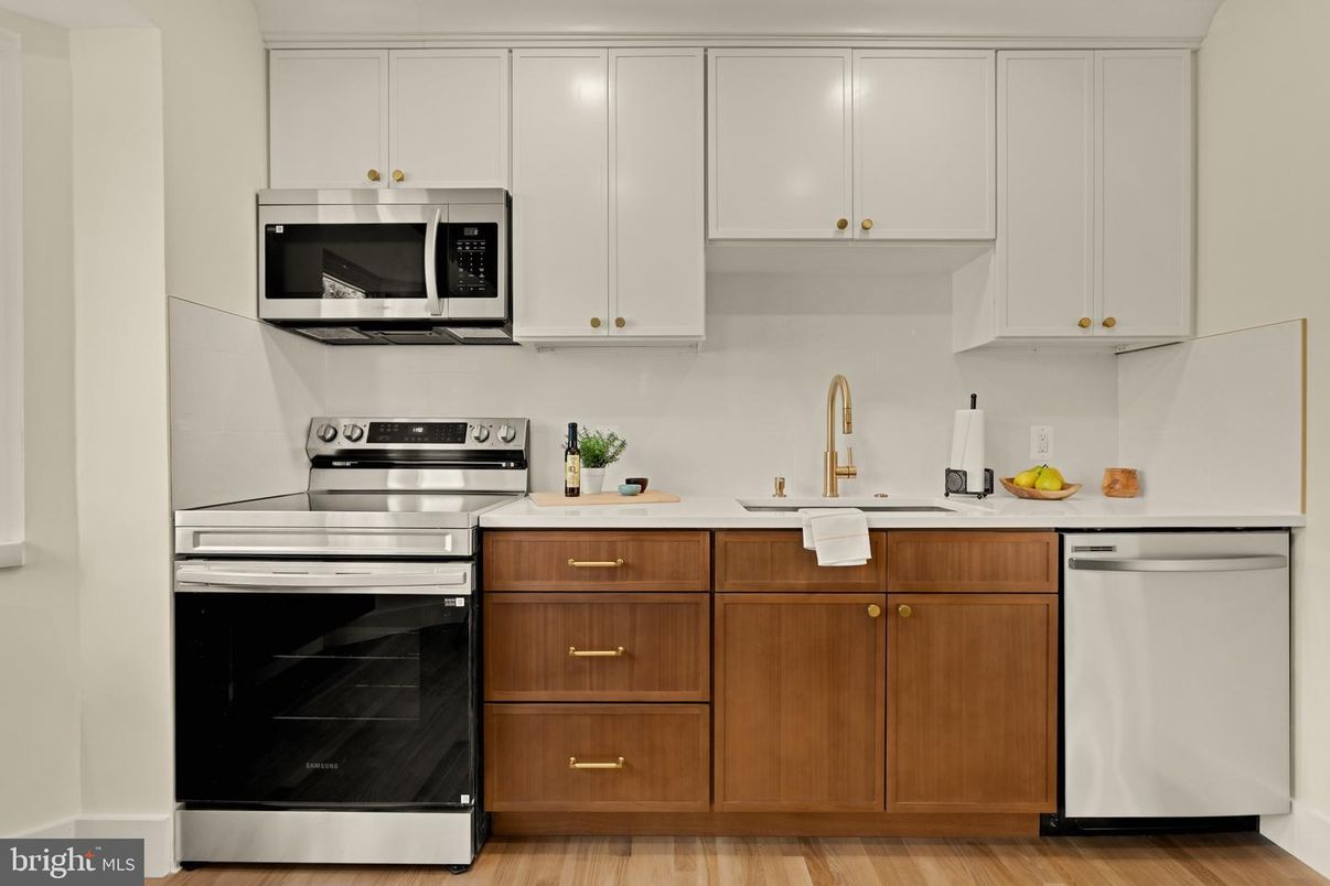 Interior, Kitchen, Stainless Steel Appliances, Wood Texture Flooring