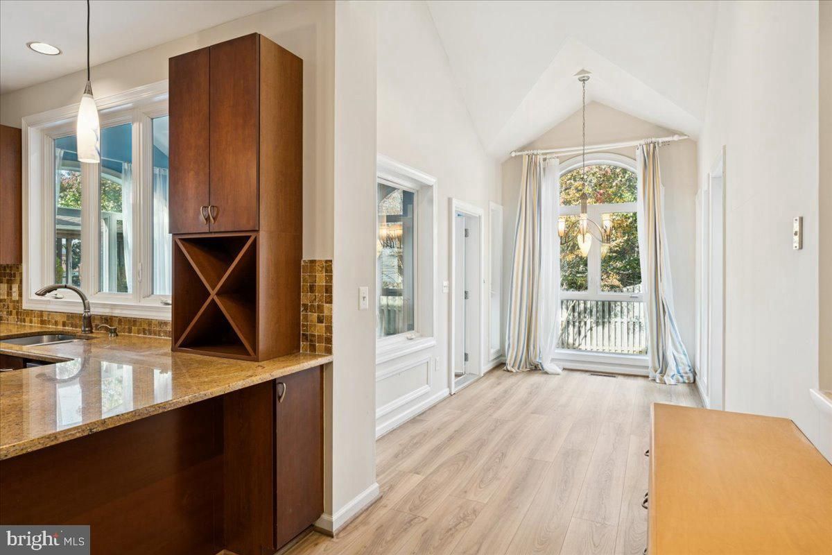Interior, Pendant Lights, Recessed Lighting, Wood Texture Flooring