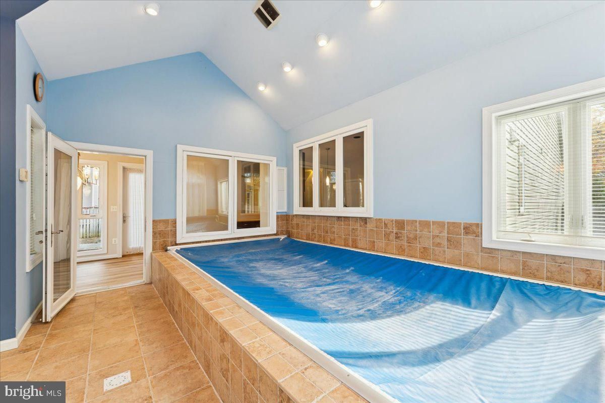 Interior, Pool, Recessed Lighting