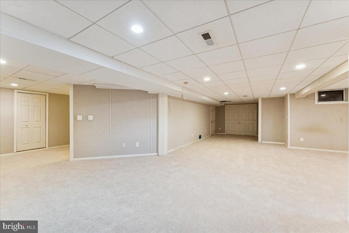 Empty room, Interior, Recessed Lighting