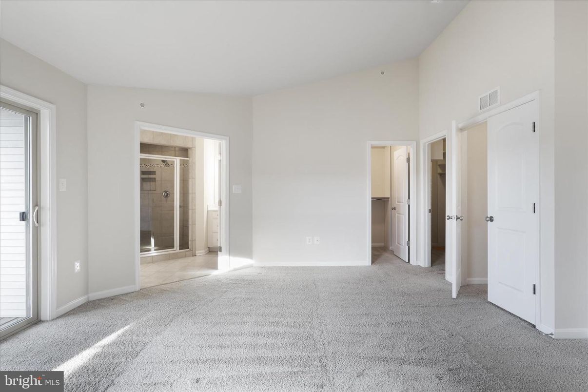 Bathroom, Empty room, Interior
