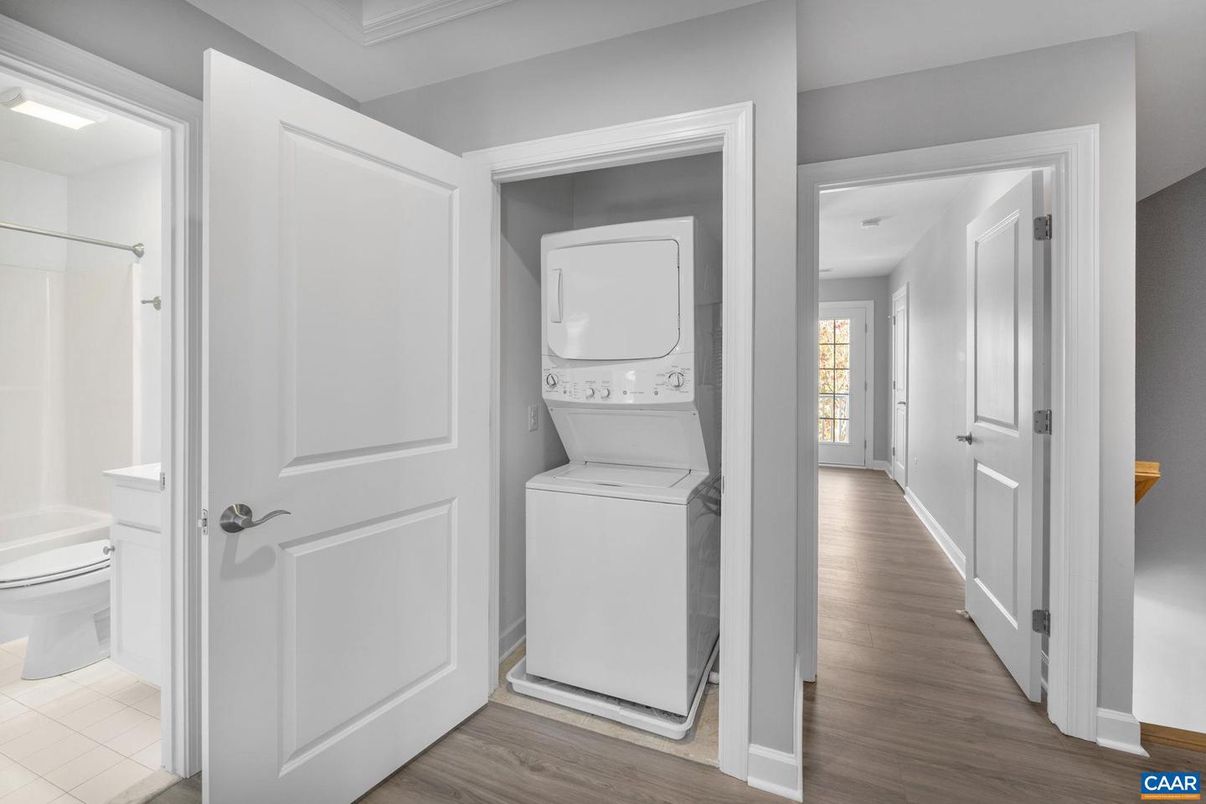 Interior, Utility Closets, Washer, Wood Texture Flooring