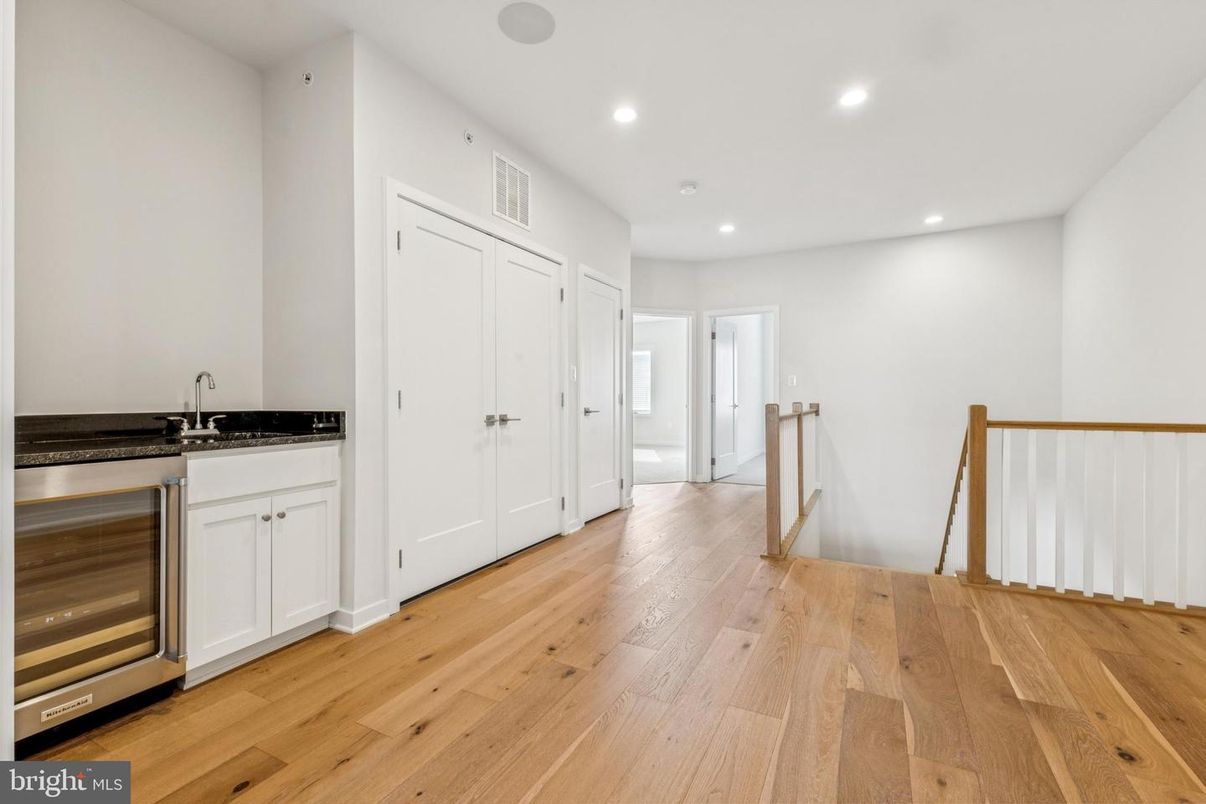 Empty room, Interior, Kitchen, Recessed Lighting, Wood Texture Flooring