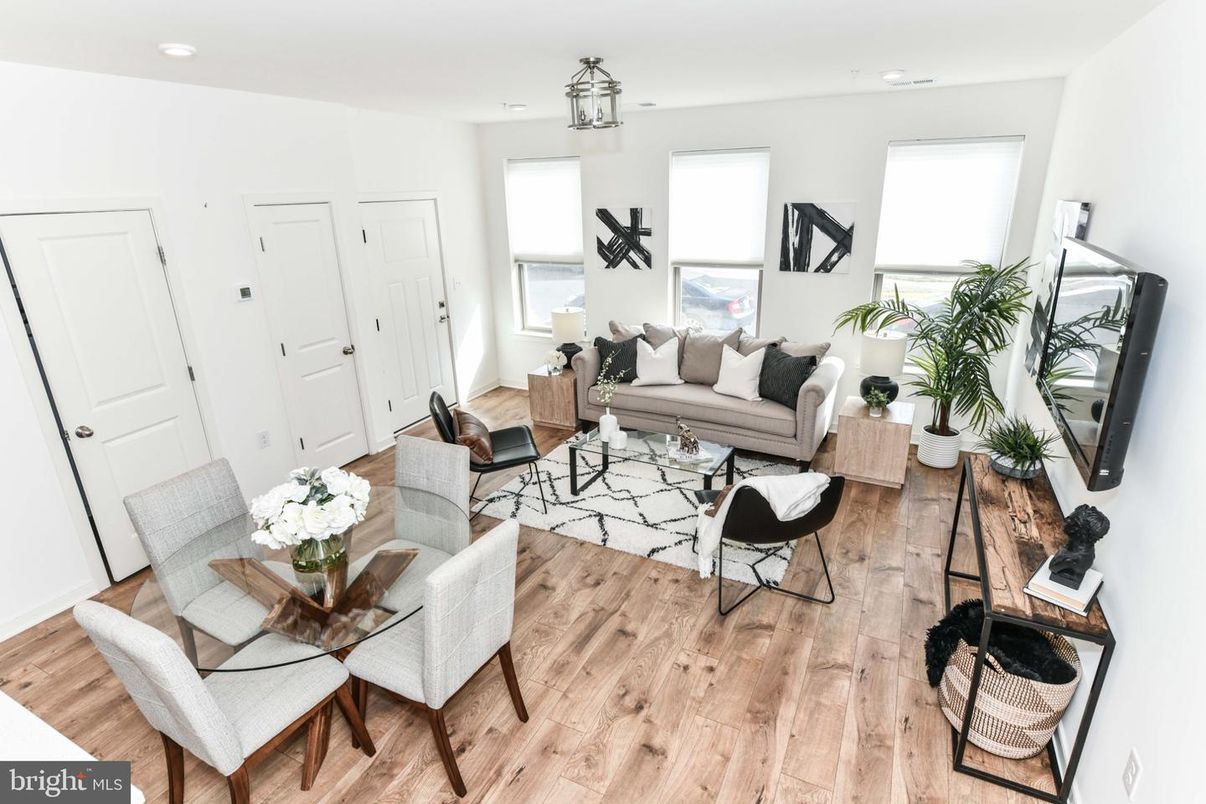 Dining room, Interior, Living room, Recessed Lighting, Wood Texture Flooring